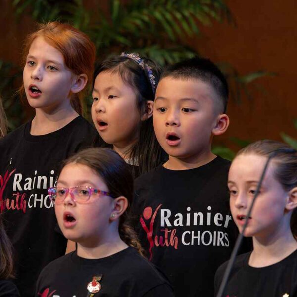 <a href="https://rainieryouthchoirs.org/primo-voce/" target="_blank">Primo Voce</br>Entry Level</a> Primo Voce choir
